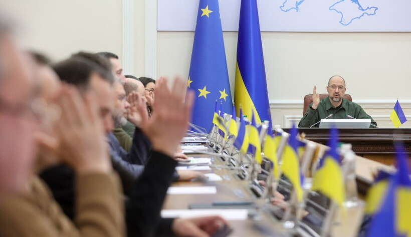 Рятувальний круг для бізнесу: як у Зеленського вирішили рятувати економіку – чи це допоможе