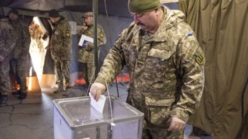 В Раде возмущаются: почему никто не рассматривает военных на пост президента