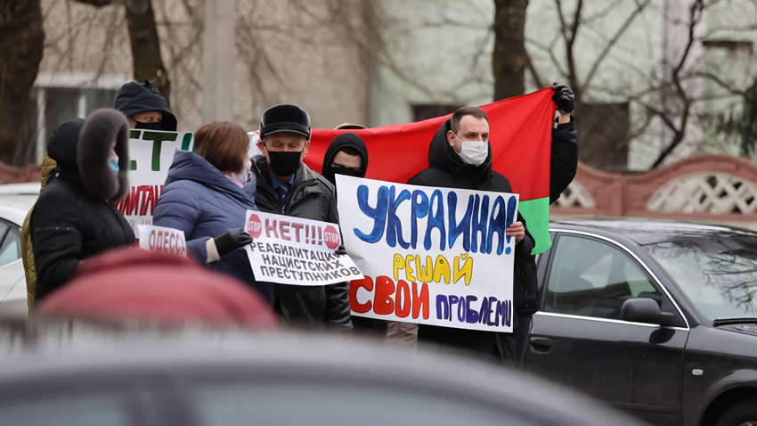 У Білорусі протестували під українським посольством: причини (ФОТО, ВІДЕО)