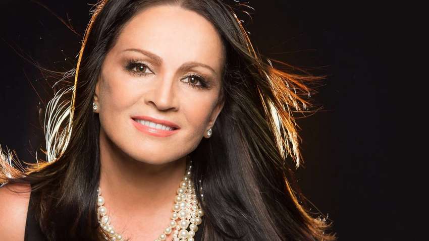 "Нет денег": София Ротару будет выступать в России "Нет денег": София Ротару будет выступать в России