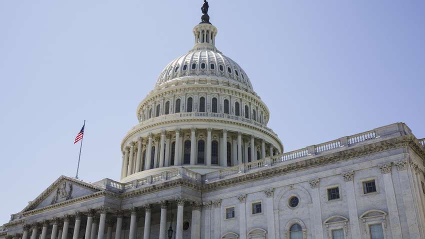 Конгресс США намерен ограничить Трампа в использовании военной силы против Ирана