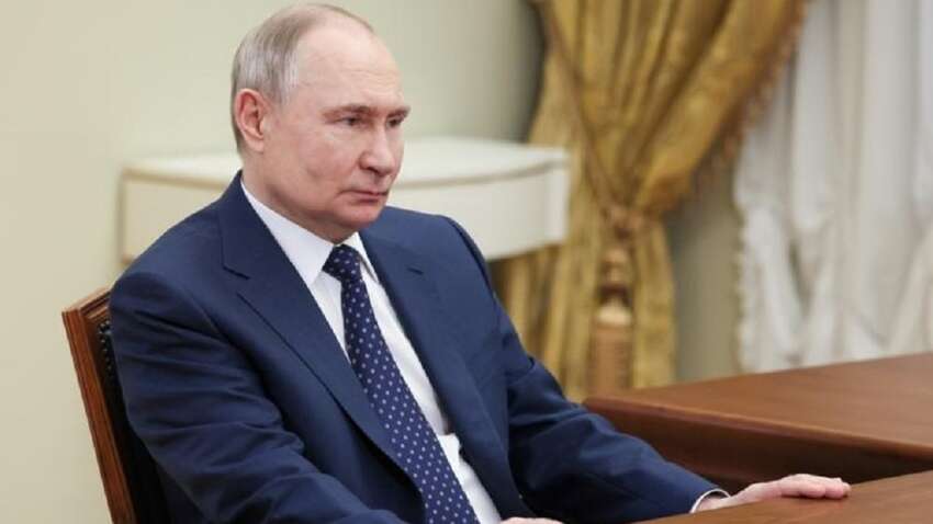 Шок для избирателей Путина: пропагандисты показали позолоченные апартаменты диктатора в Кремле Шок для избирателей Путина: пропагандисты показали позолоченные апартаменты диктатора в Кремле