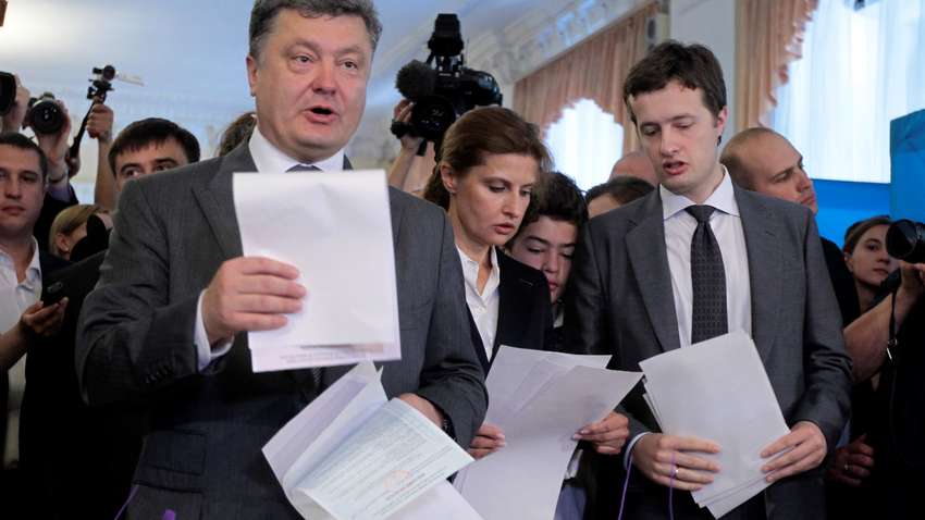 Порошенко продал сыну акции Международного инвестиционного банка