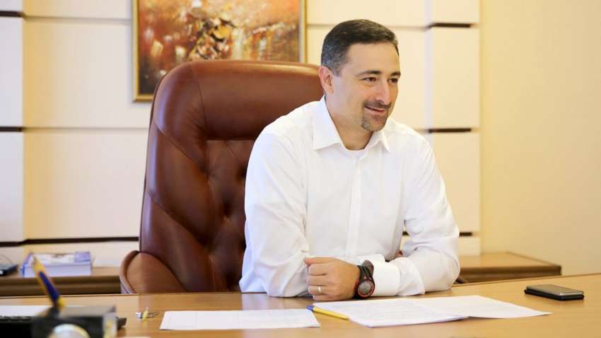 В 200 раз больше, чем у почтальона: глава "Укрпошты" рассекретил свою зарплату