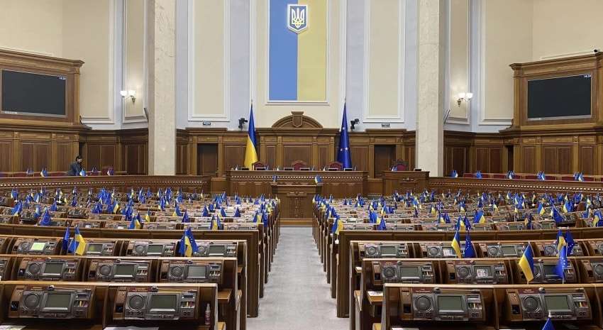 ВР превратилась в невоспитанную собаку, которая бегает вокруг и подбирает всякое дерьмо ВР превратилась в невоспитанную собаку, которая бегает вокруг и подбирает всякое дерьмо