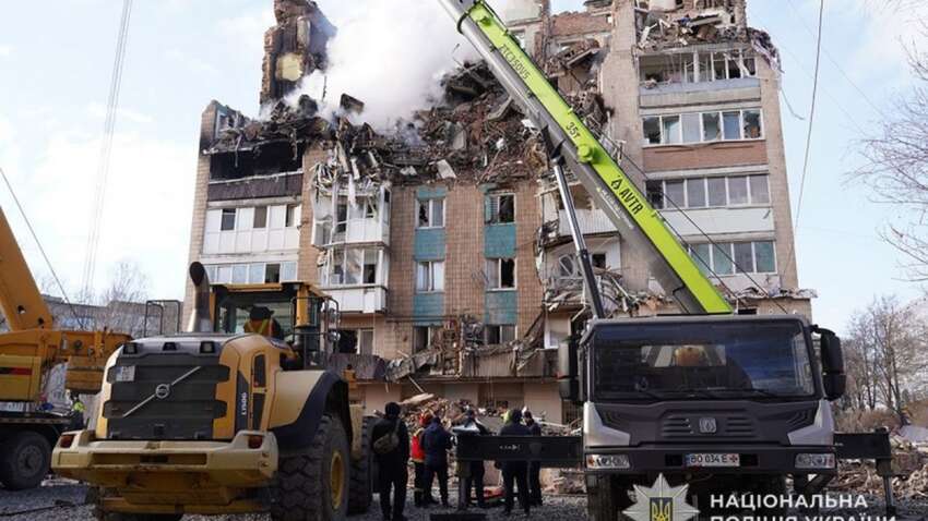 У Тернополі продовжують знаходити тіла загиблих після ракетного удару РФ: кількість жертв зросла 