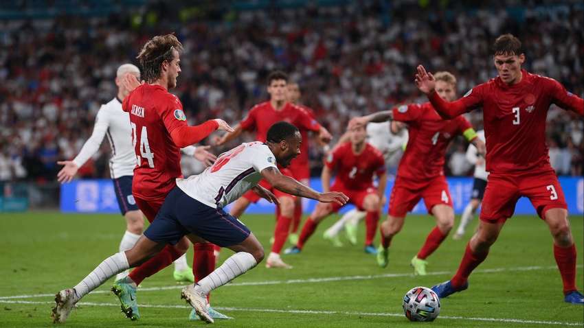 Какой окончательный вердикт вынесло УЕФА касаемо пенальти Стерлинга в полуфинале Евро-2020 Какой окончательный вердикт вынесло УЕФА касаемо пенальти Стерлинга в полуфинале Евро-2020