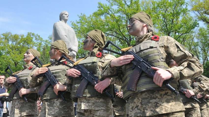 В Минобороны объяснили, зачем в Украине воинский учет женщин 