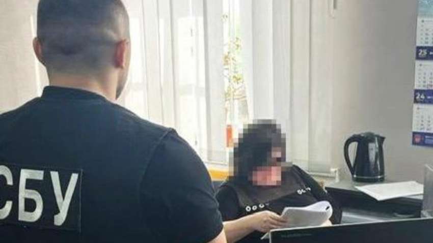 Підтримувала “Вагнер” та зливала позиції ЗСУ: шпигунка з Донеччини сяде за ґрати