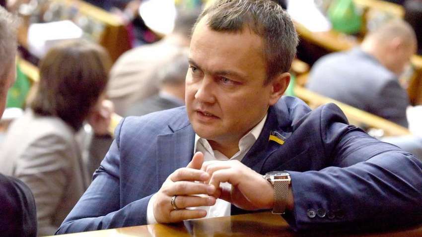 Вояж "слуги народу" Арістова на Мальдіви: про що говорить скандал - що дивує