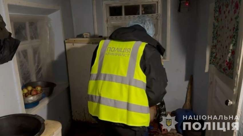 Заколол друга ножом во время застолья: что не поделили мужчины Заколол друга ножом во время застолья: что не поделили мужчины