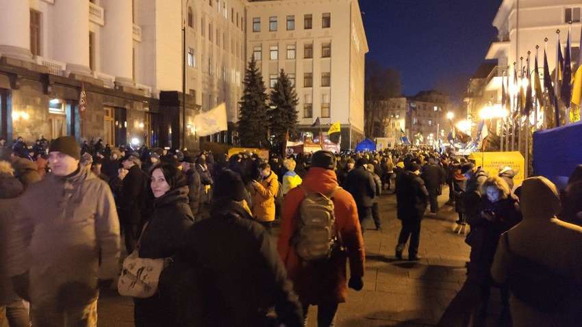 «Варта на Банковій»: активісти залишаться ночувати під вікнами Офісу президента