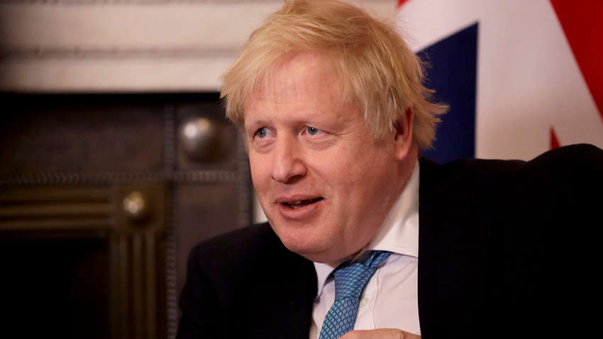 "Я им обязан жизнью": Джонсон о врачах, лечащих его от коронавируса 