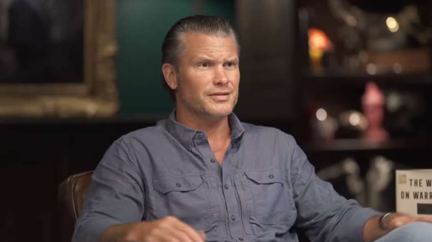 Майбутній міністр оборони США кинув сокиру у людину (ВІДЕО)