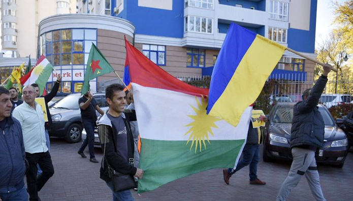 В Киеве курды пикетировали посольство США