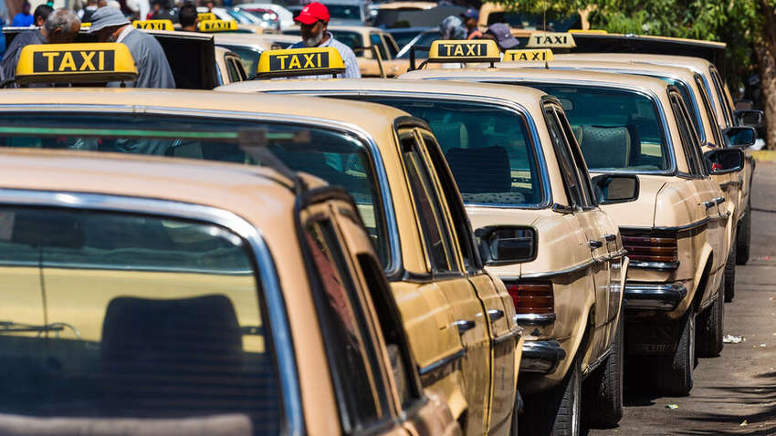 Таксисты жестоко избили российского дипломата и его жену: что произошло Таксисты жестоко избили российского дипломата и его жену: что произошло