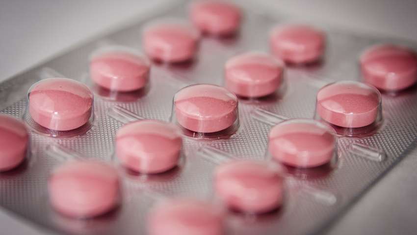 В аптеках начали продавать таблетки от коронавируса: Минздрав просит не покупать фальсификат
