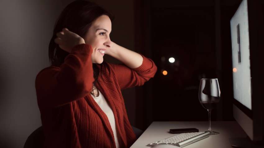 Влюбленная украинка передала 500 тыс. гривен интернет-мошеннику: как ее обманули Влюбленная украинка передала 500 тыс. гривен интернет-мошеннику: как ее обманули