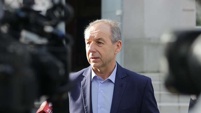 Украинцы поддерживают экономический и политический курс ОПЗЖ и Медведчука, – Загородний