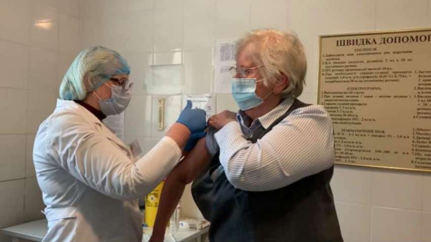 Британские ученые определили, когда вакцины Pfizer и AstraZeneca прекращают защищать от COVID-19 Британские ученые определили, когда вакцины Pfizer и AstraZeneca прекращают защищать от COVID-19