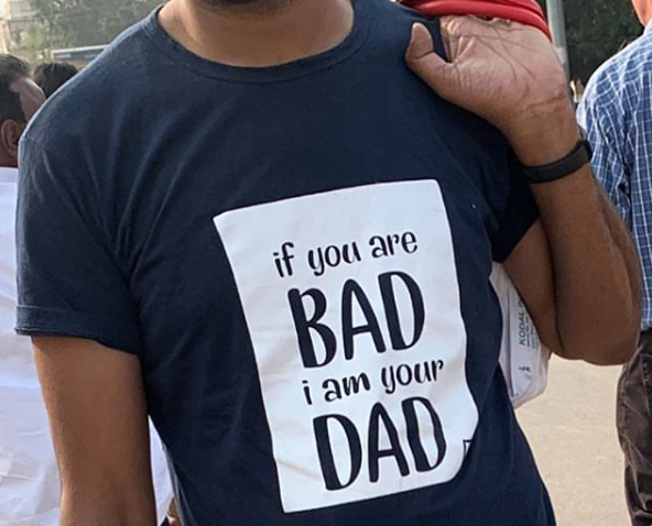 Американец создал Instagram-аккаунт, посвященный смешным надписям на футболках