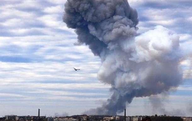 Сильные взрывы в Бердянске, а теперь и Мелитополе: что известно