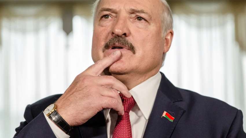 Гібридна війна в Білорусі: з ким буде "дружити" Лукашенко після виборів Гібридна війна в Білорусі: з ким буде "дружити" Лукашенко після виборів