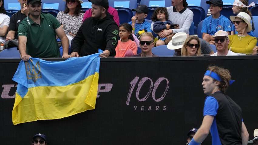 Російський тенісист пожалівся на українців з прапором України (ВІДЕО)