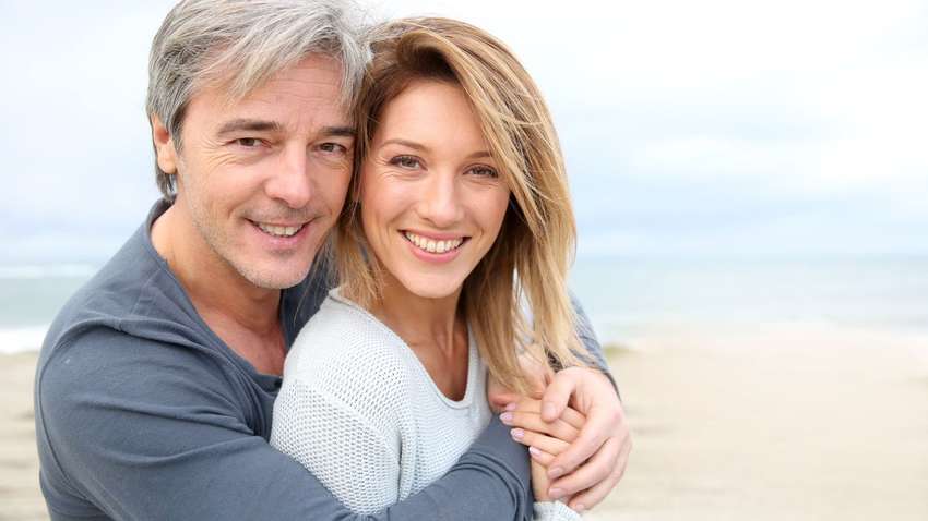 Яка різниця у віці вважається ідеальною для відносин