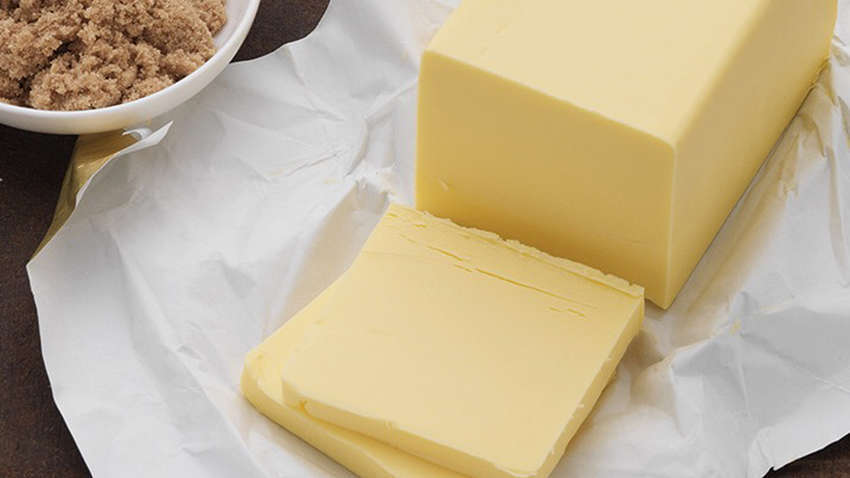 В Украине массово продают фальсификат масла: иногда добавляют антибиотики 