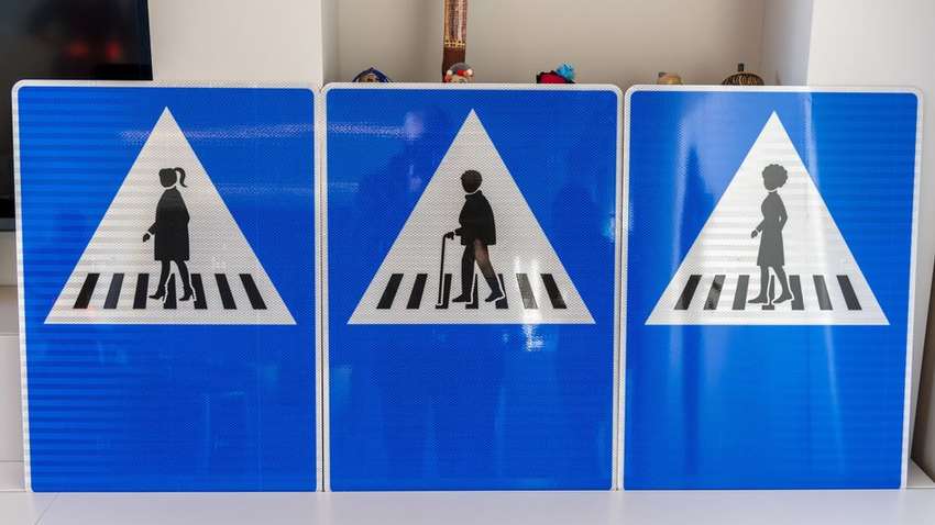 У Женеві феминизують дорожні знаки