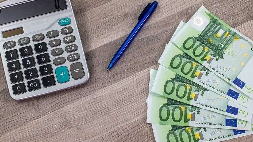 Украинцам уже не до войны: стало известно о наиболее критической проблеме общества 