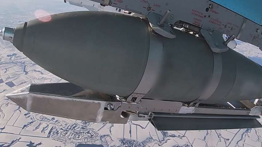  Самолет РФ сбросил на Белгородскую область "умную бомбу": чем Кремль убивает своих людей