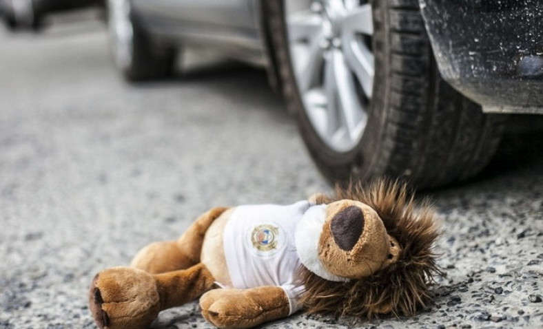 Ребенок в коме: в Черкасской области 7-летнюю девочку сбила "Газель" на глазах у матери (ФОТО)