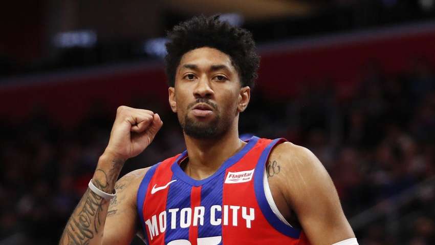 В матче НБА произошел несчастный случай с болельщицей