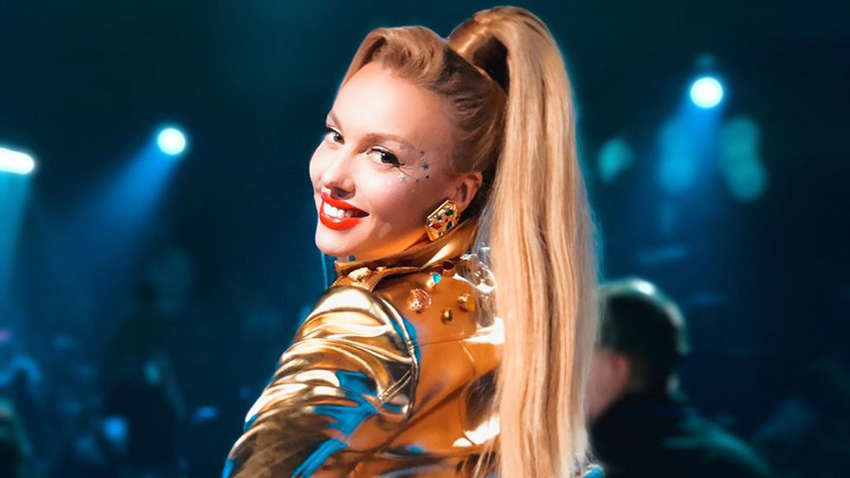 «Плакала, что денег нет»: Полякову раскритиковали из-за Мальдив