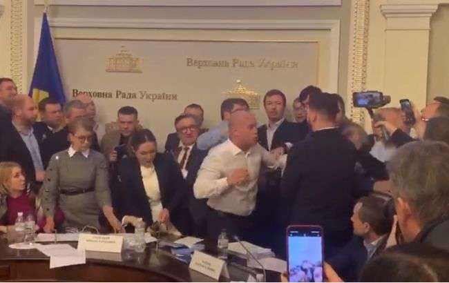 На засіданні аграрного комітету побилися нардепи 