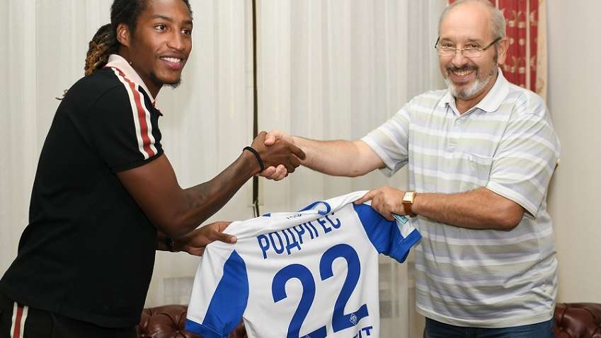 Официально: "Динамо" заключило контракт с нападающим сборной Люксембурга