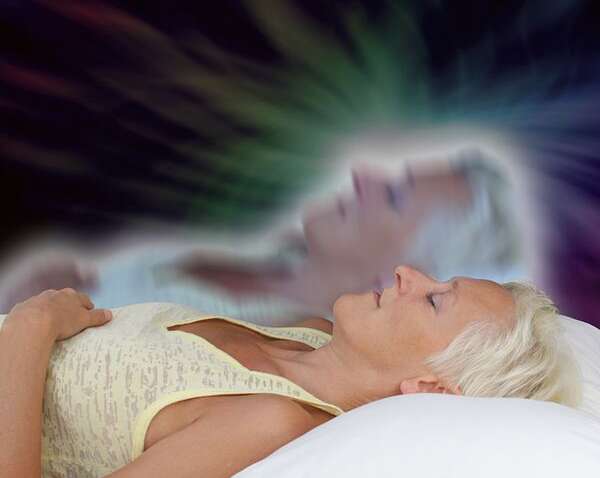 Сонник: до чого сняться померлі родичі