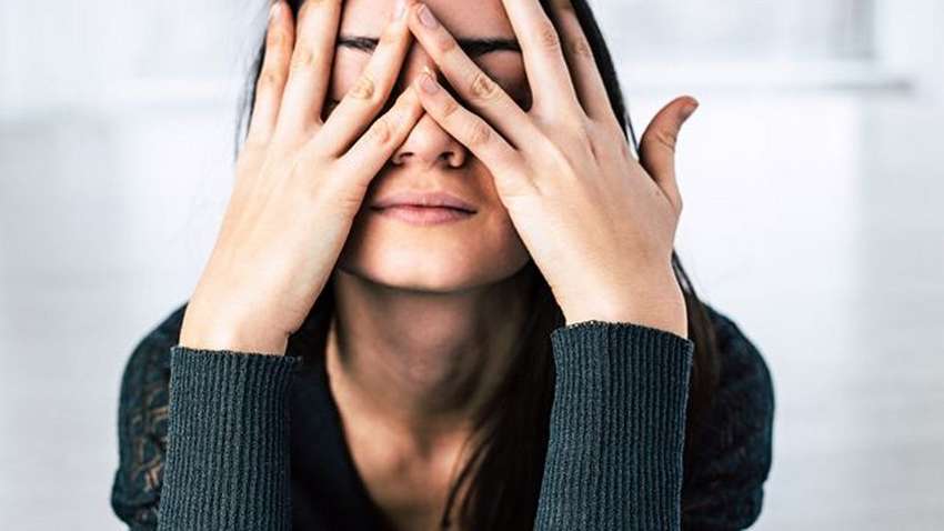 Як перестати торкатися обличчя, щоб не підхопити віруси