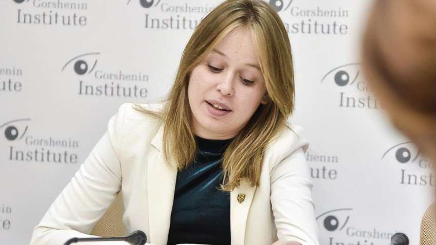 Мне не нравится, что каждый может сфотографировать переписку депутата, - нардеп Ясько 