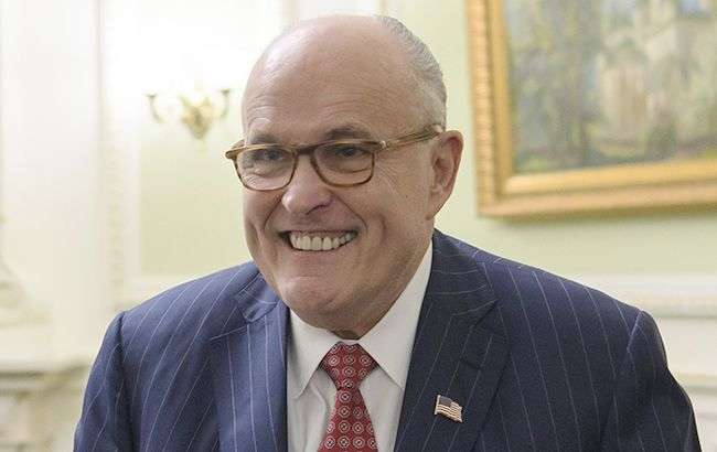 Джулиани опубликовал переписку с Волкером и Ермаком