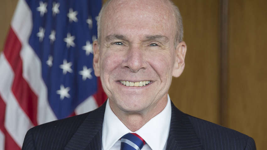 Старший советник Помпео подает в отставку из-за скандала с Украиной 