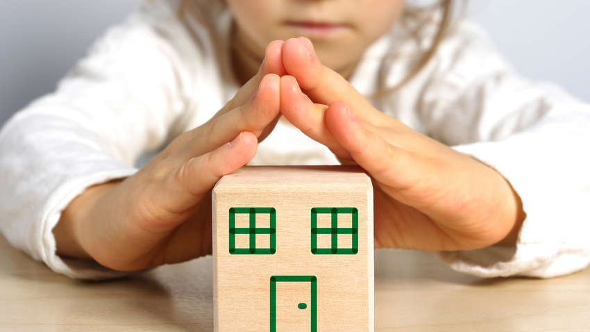 В Украине установили новый порядок господдержки детей-сирот