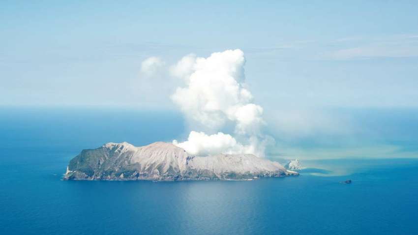 Вулкан в Новой Зеландии убил 13 человек, а 34 – были травмированы