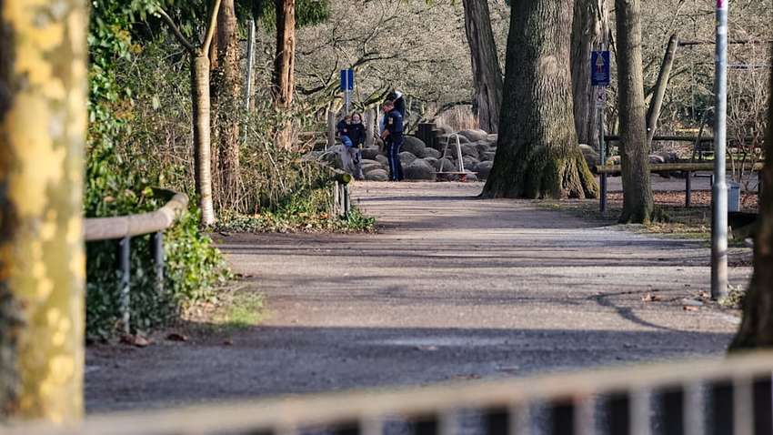 Молодой человек напал на группу детсада: есть погибшие Молодой человек напал на группу детсада: есть погибшие