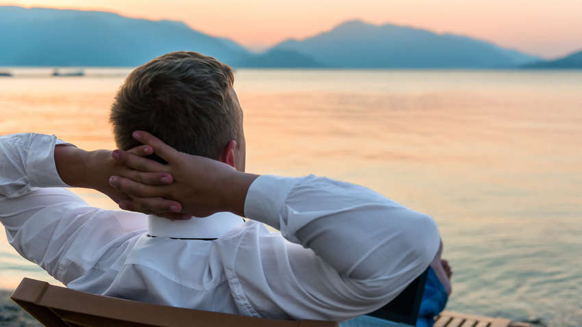 Сховався в печері: як правильно відпочивати від коханої жінки