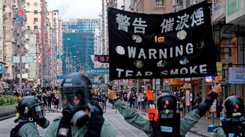 Социальные сети Twitter и Facebook удаляют проправительственные аккаунты в Гонконге