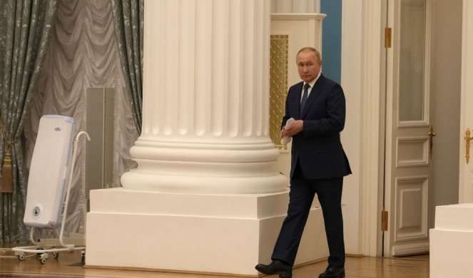 У Байдена резко высказались об интервью сторонника Трампа Карлсона с Путиным