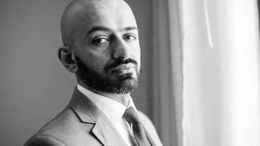 Охранник адвоката Маси Найема пригрозил "стрельнуть в ногу" журналисту – СМИ (видео) Охранник адвоката Маси Найема пригрозил "стрельнуть в ногу" журналисту – СМИ (видео)